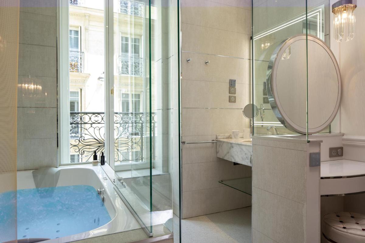 Salle de bains dans l'établissement Paris j'Adore Hotel & Spa