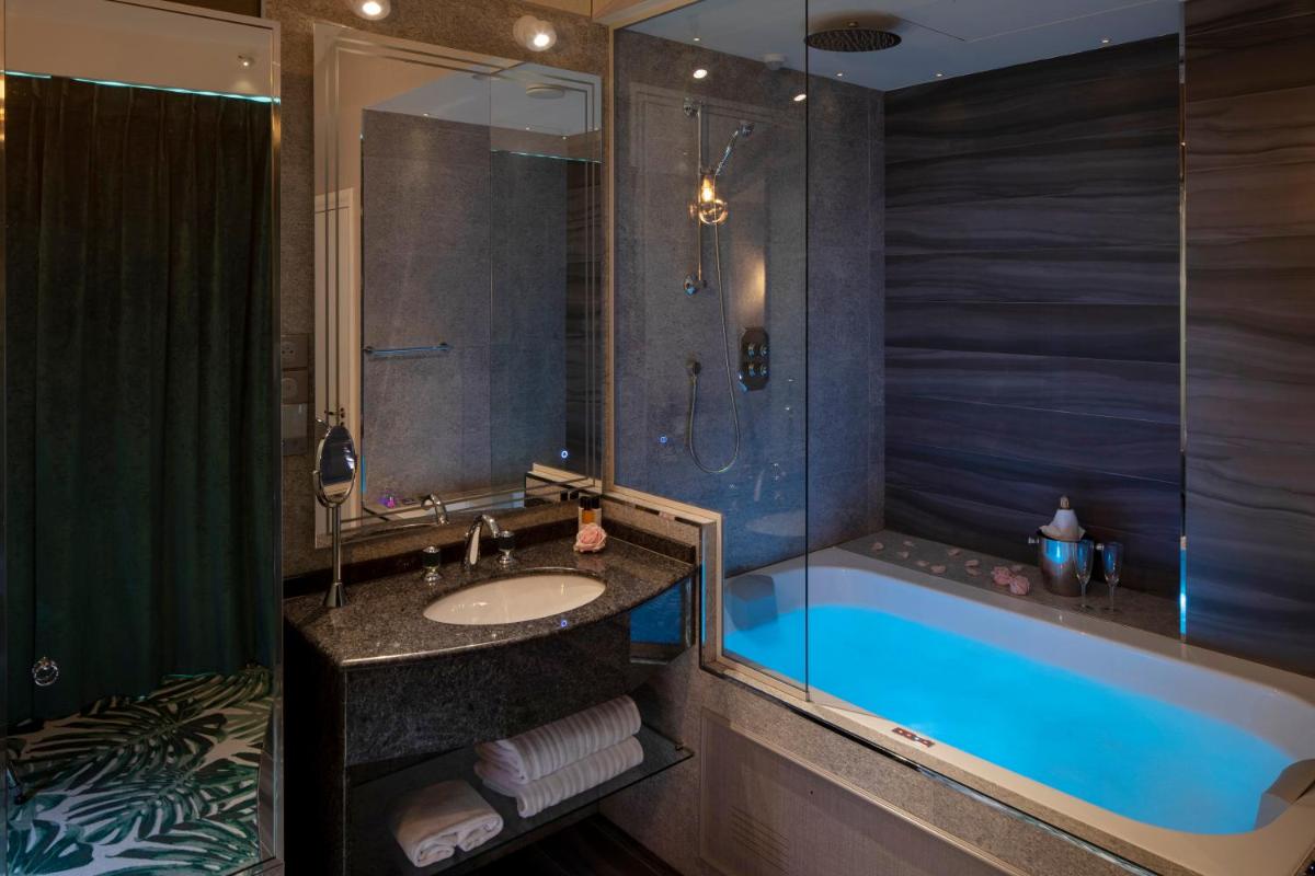 Salle de bains dans l'établissement Paris j'Adore Hotel & Spa