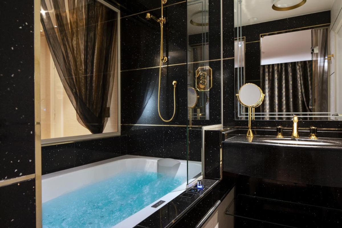 Salle de bains dans l'établissement Paris j'Adore Hotel & Spa