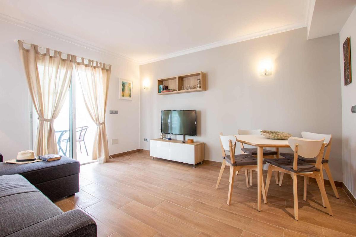 Apartamento al lado de la playa Torrecilla calle Málaga - Housity