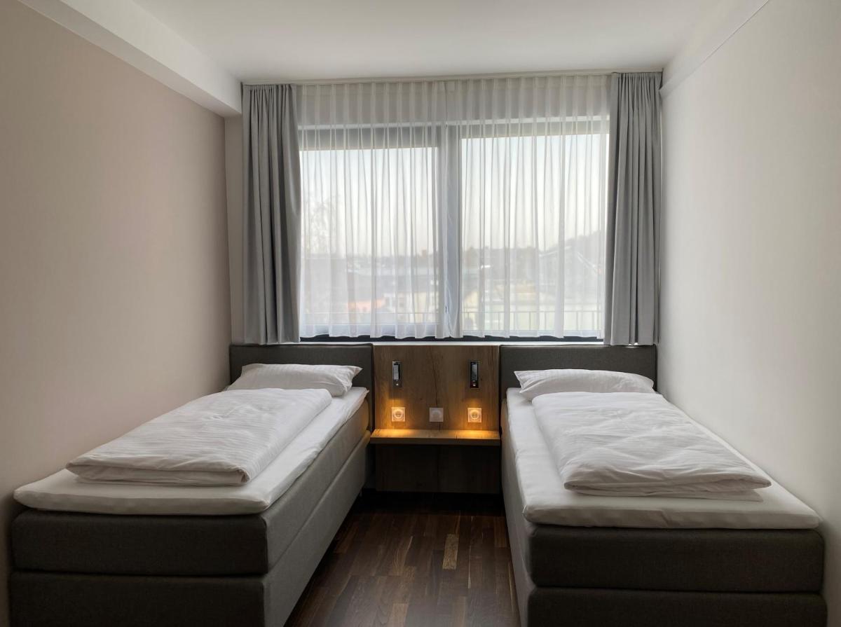 Hotel B4 - Housity