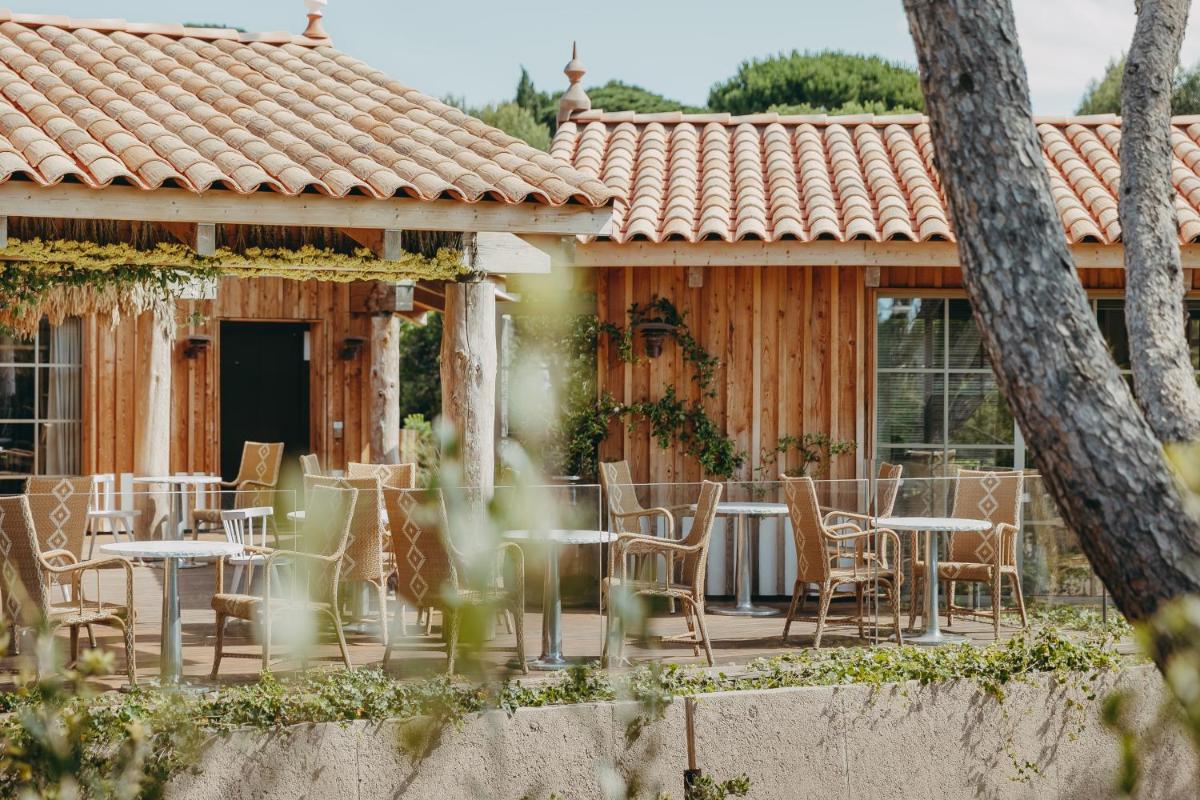 Restaurant ou autre lieu de restauration dans l'établissement Lily of the Valley