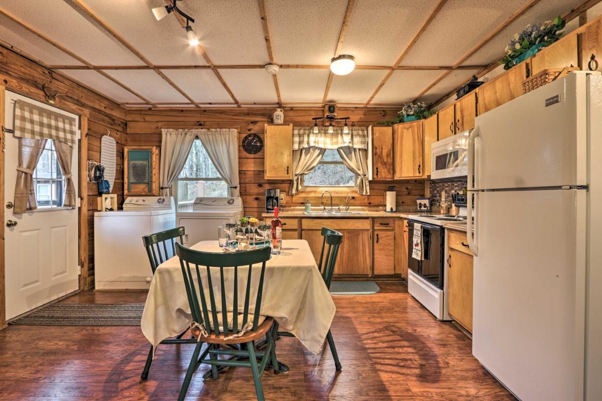 Cosby Cozy Cove Escape with Deck and Fire Pit! - Housity