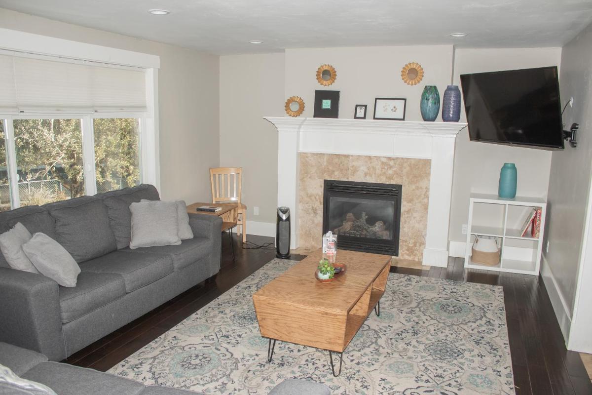 Spacious and Central Family Friendly Home in Utah Valley - Housity