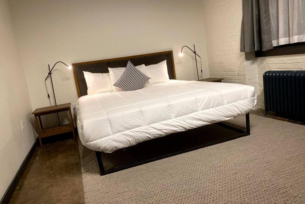 3E-*New* Apartment -5 min from Downtown, sleeps 4 - Housity