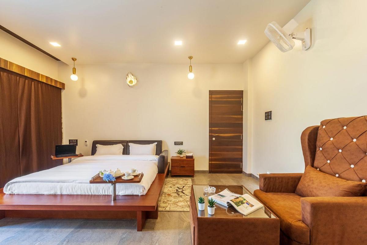 StayVista's Villa Cobblestone with Pool, Terrace & Gazebo - Housity