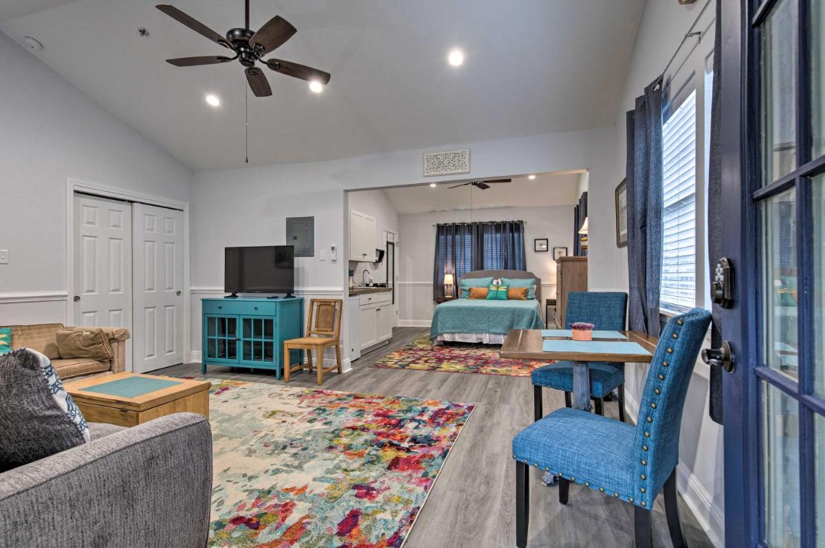 Downtown Ocean Springs Retreat 1 Mi to Beach! - Housity
