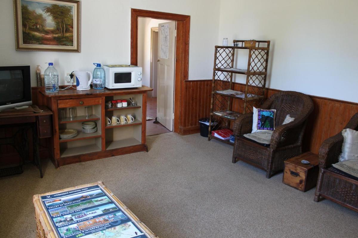 Trackers Inn - Housity