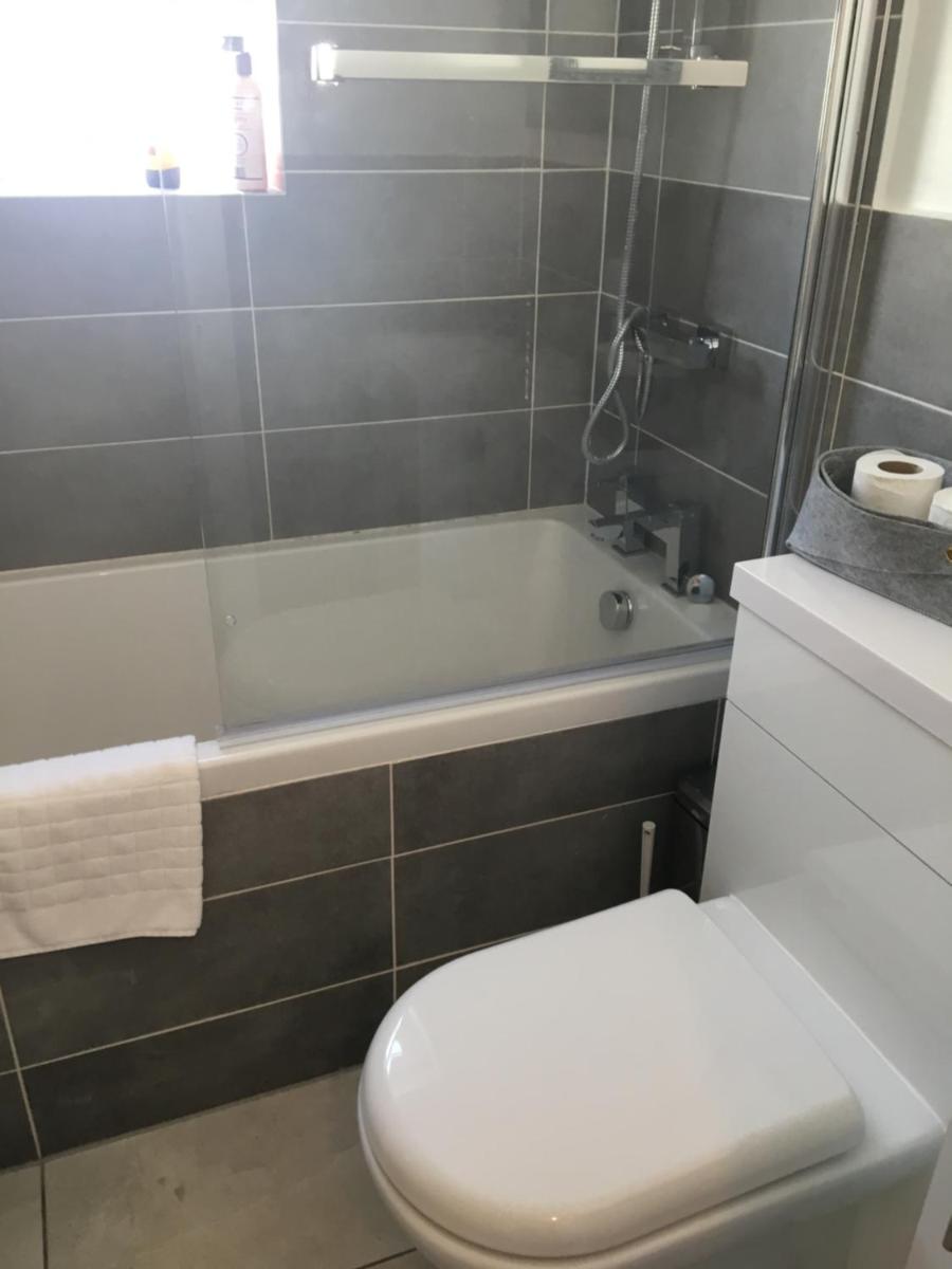 House for Families or Groups near Cardiff City Centre - Housity