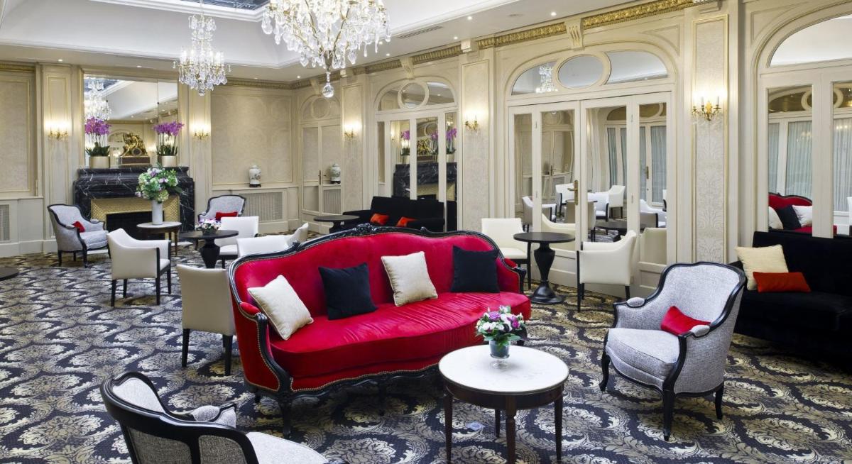 Coin salon dans l'établissement Hôtel Saint-Pétersbourg Opéra & Spa