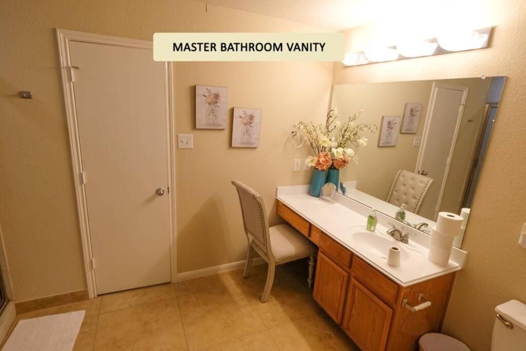 Houston SW Sugarland 5 Bed 2 Bath 9 Beds - Cribbage - Housity