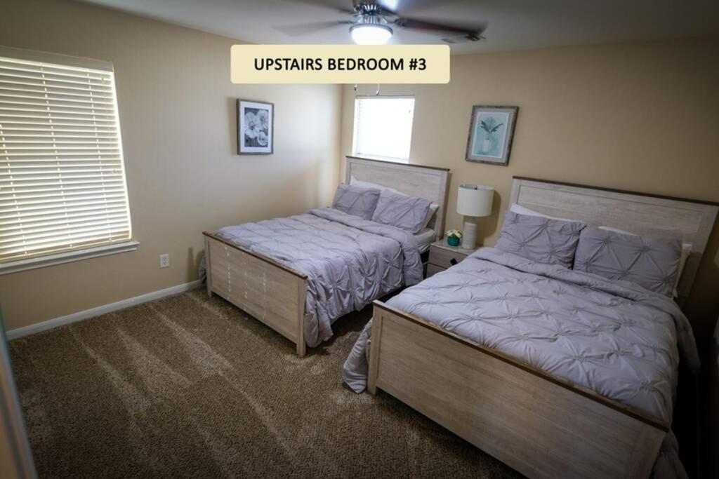 Houston SW Sugarland 5 Bed 2 Bath 9 Beds - Cribbage - Housity