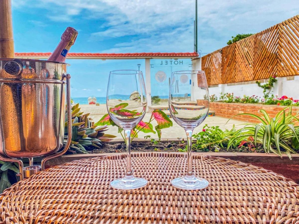 Whale House Hotel - Housity