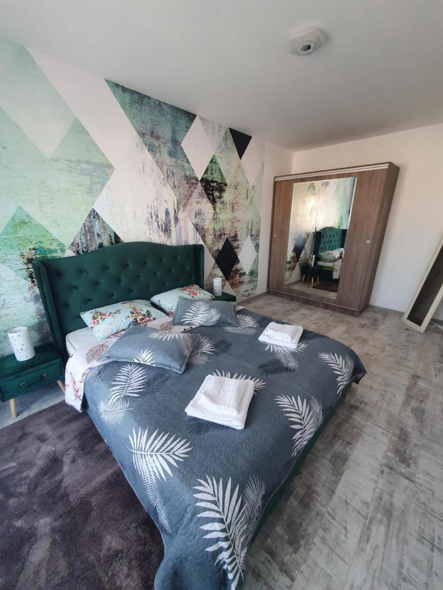 Studio 70 - Housity