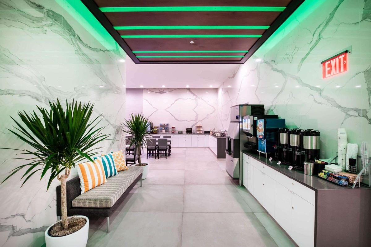 Wingate by Wyndham Long Island City - Housity