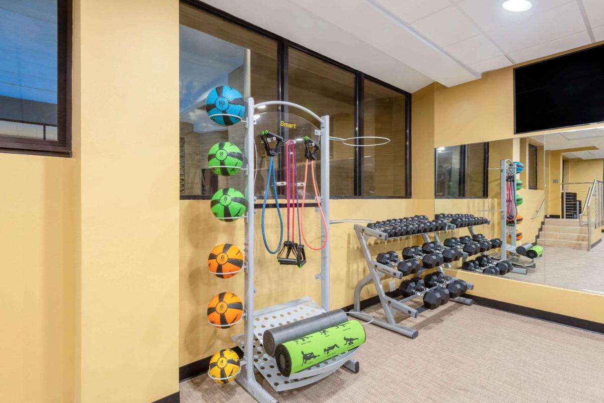 Wyndham Lancaster Resort and Convention Center - Housity