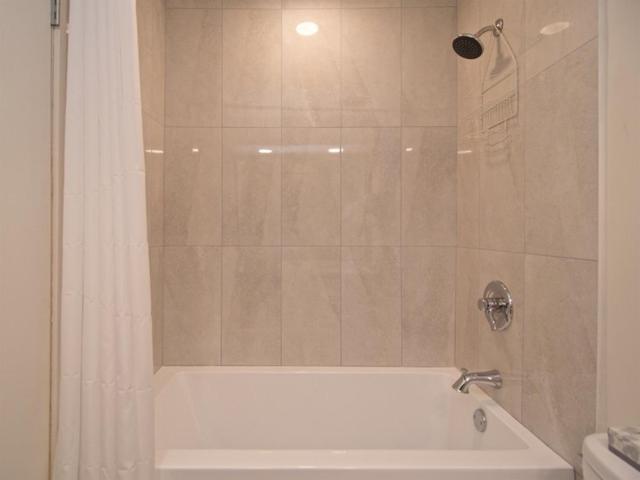 Hearthstone Lodge loft, Village centre, Private Hot tub, sleeps 6 - Housity
