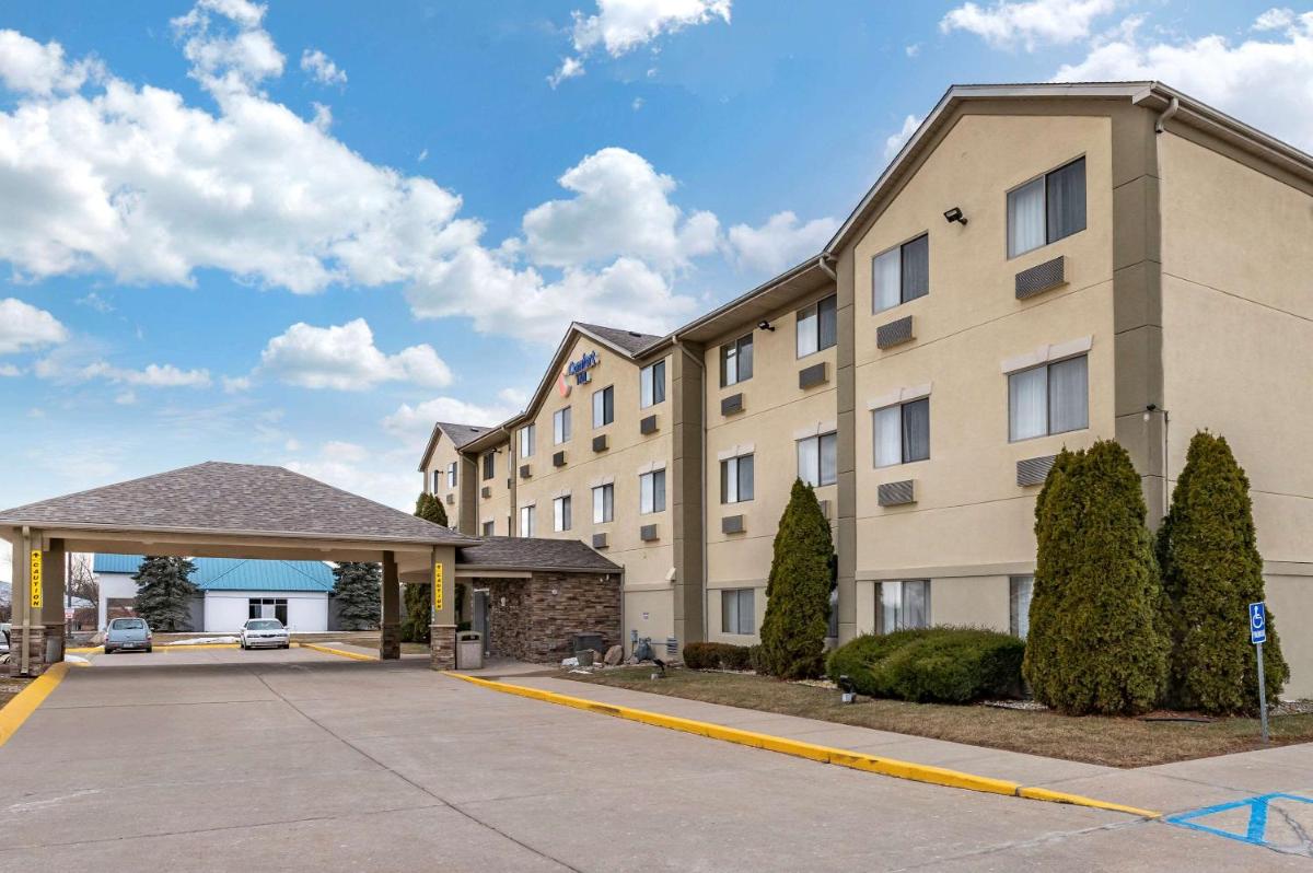 Comfort Inn Shelbyville North - Housity