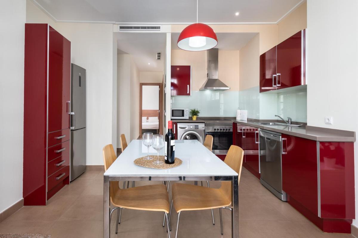 Adarve Flats - Housity
