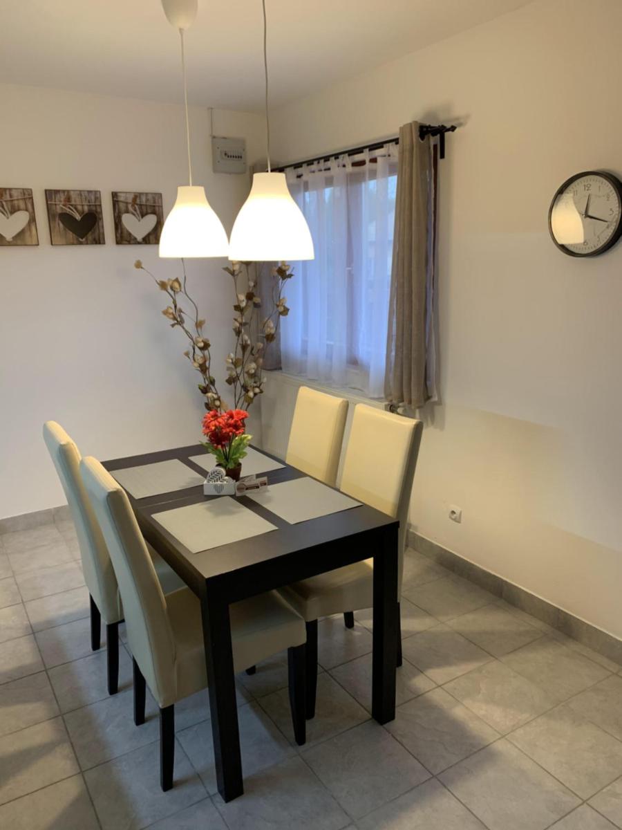 Várlak Apartman - Housity