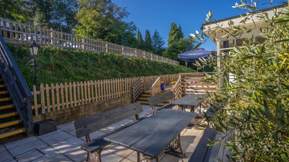Harper's Steakhouse with Rooms, Haslemere - Housity