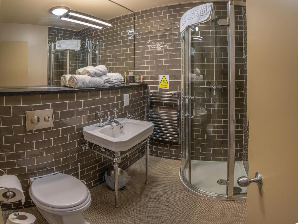 Harper's Steakhouse with Rooms, Haslemere - Housity
