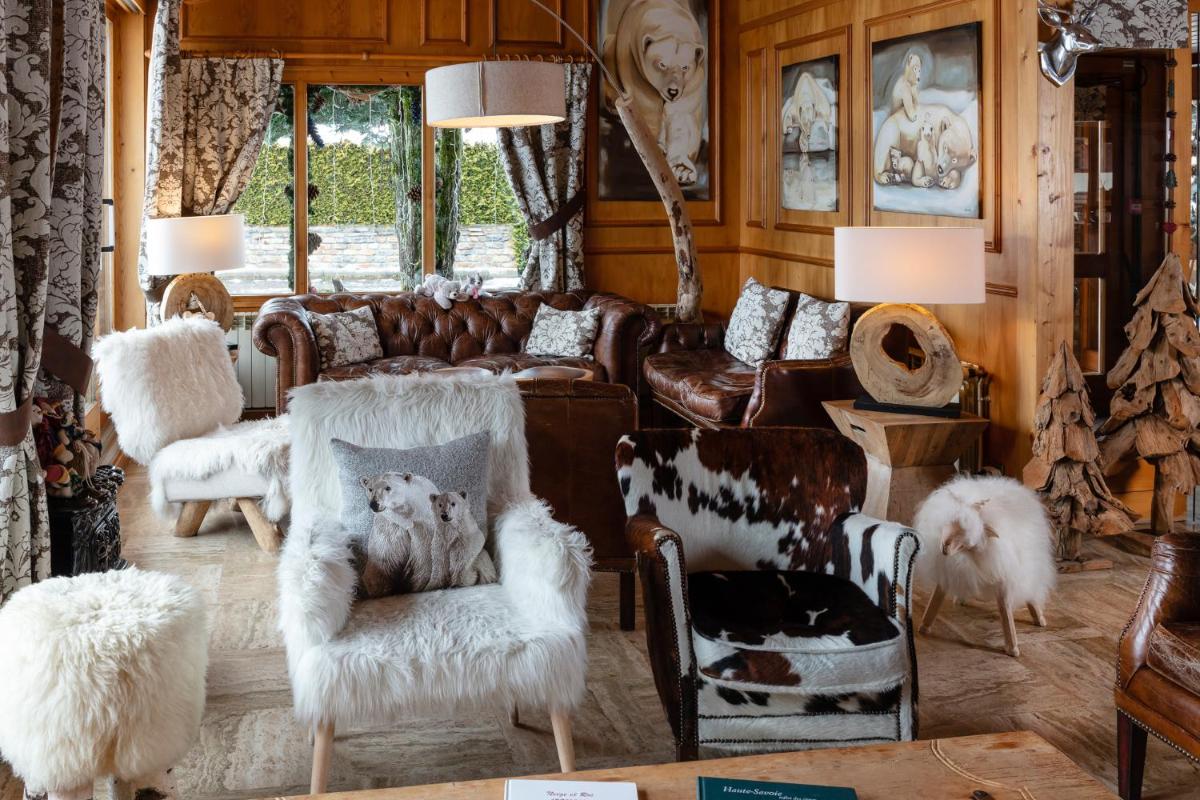 Coin salon dans l'établissement Chalet-Hôtel Neige et Roc, The Originals Relais