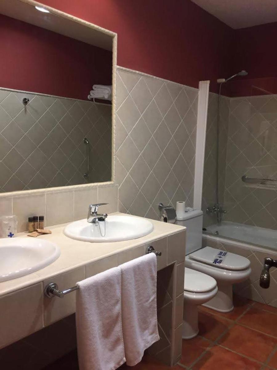 Hotel Rural El Jardin de la Hilaria - Housity