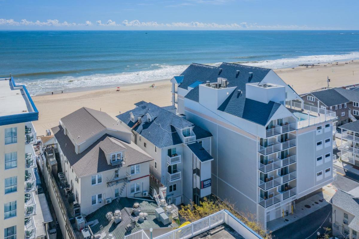 Boardwalk Terrace - Housity