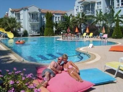 Blue Pearl Hotel - Housity