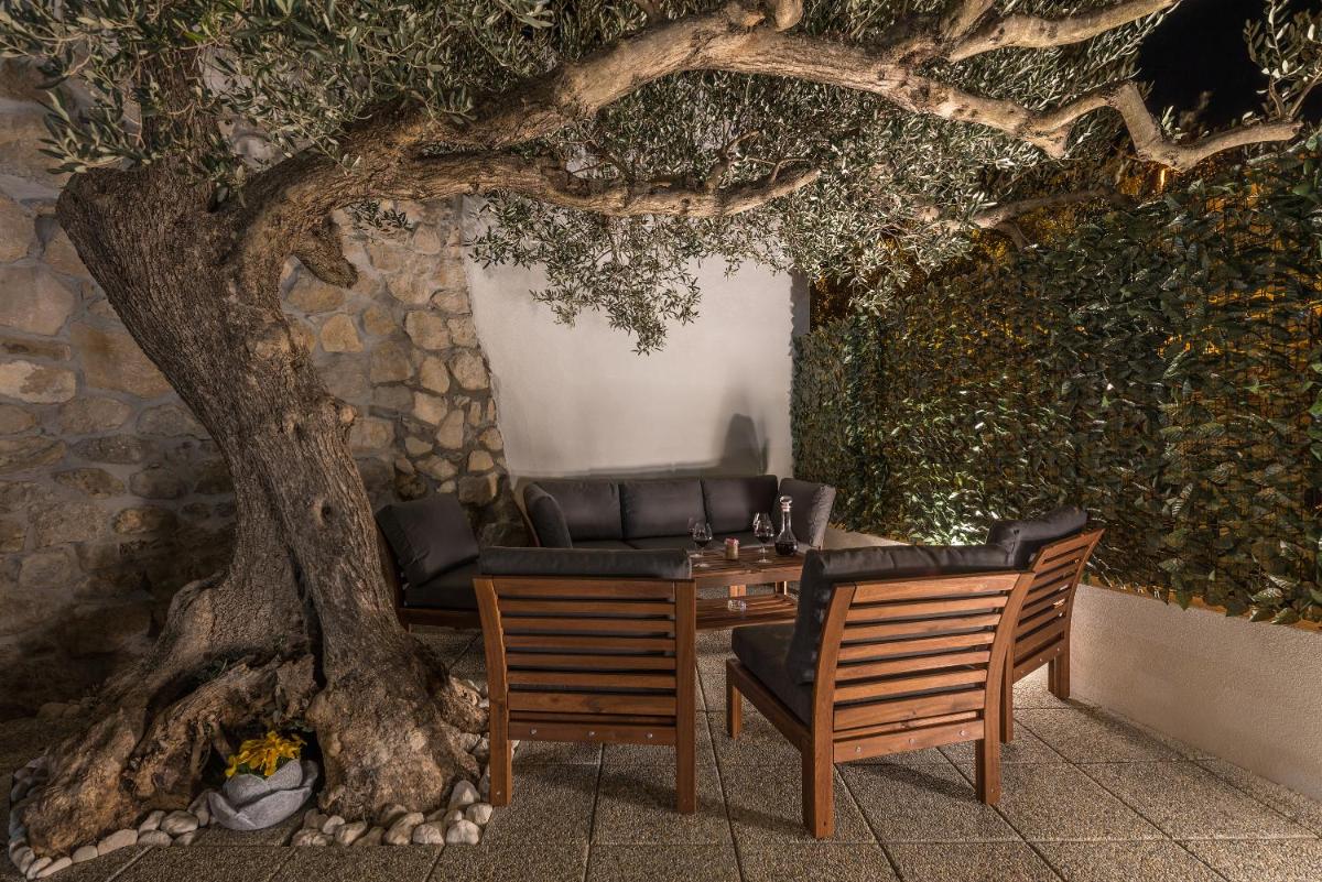 Villa Petra Apartment with private pool - Housity