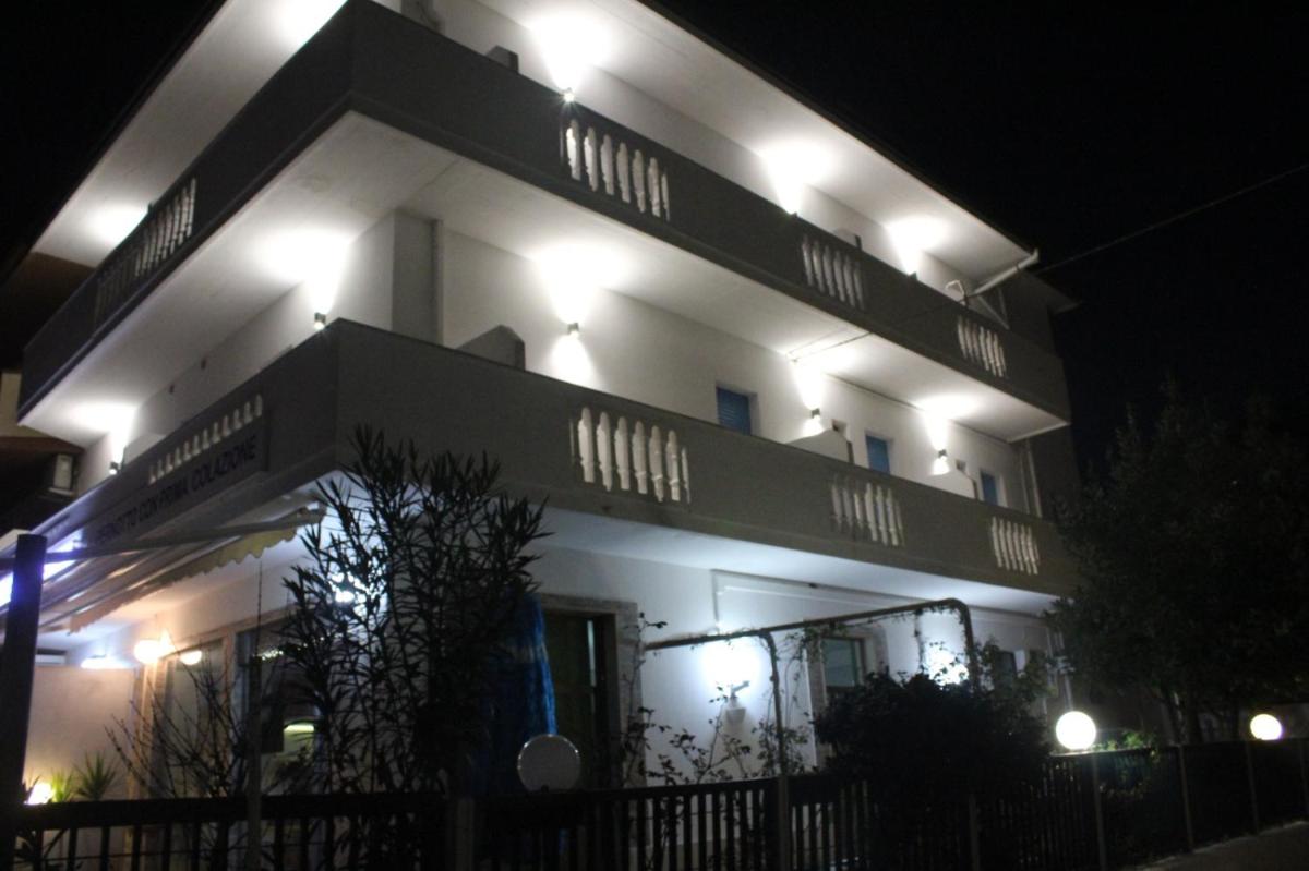 Hotel Tuo Mare - Housity
