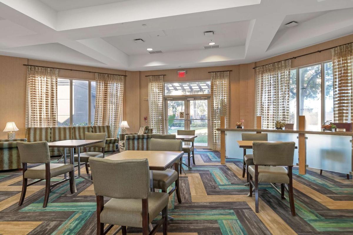 La Quinta by Wyndham Ft. Lauderdale Airport - Housity