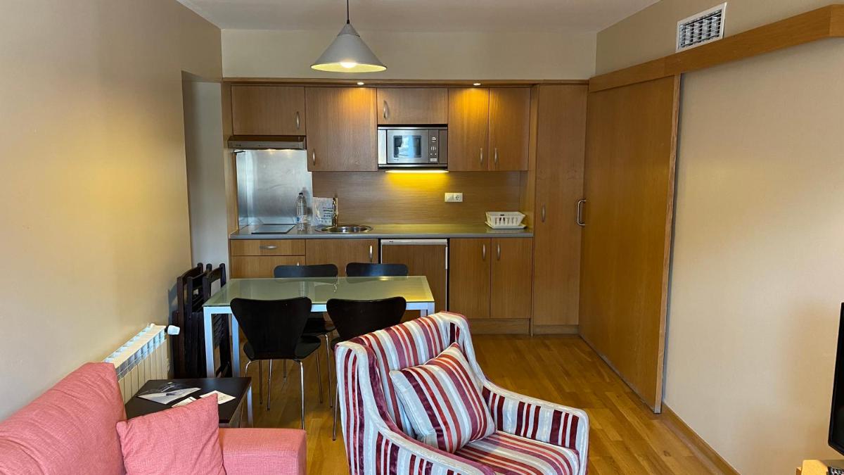 Una cocina o zona de cocina en Aparthotel Siente Boí & SPA