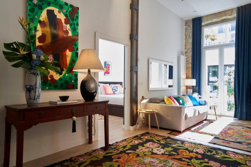 Unique and Stylish Apt in the heart by Santiago withAC - Housity