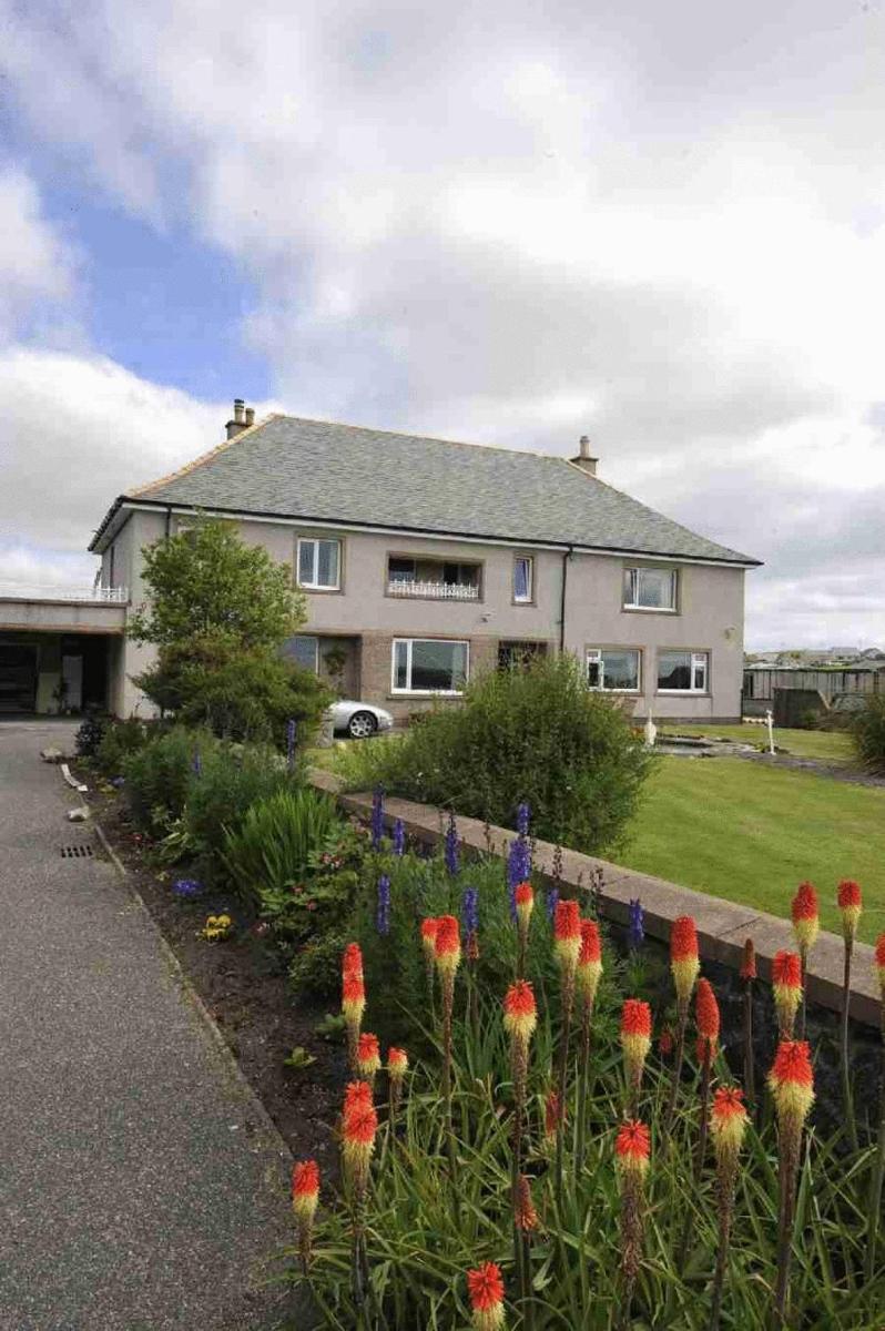 Sandwick Bay Guest House - Housity