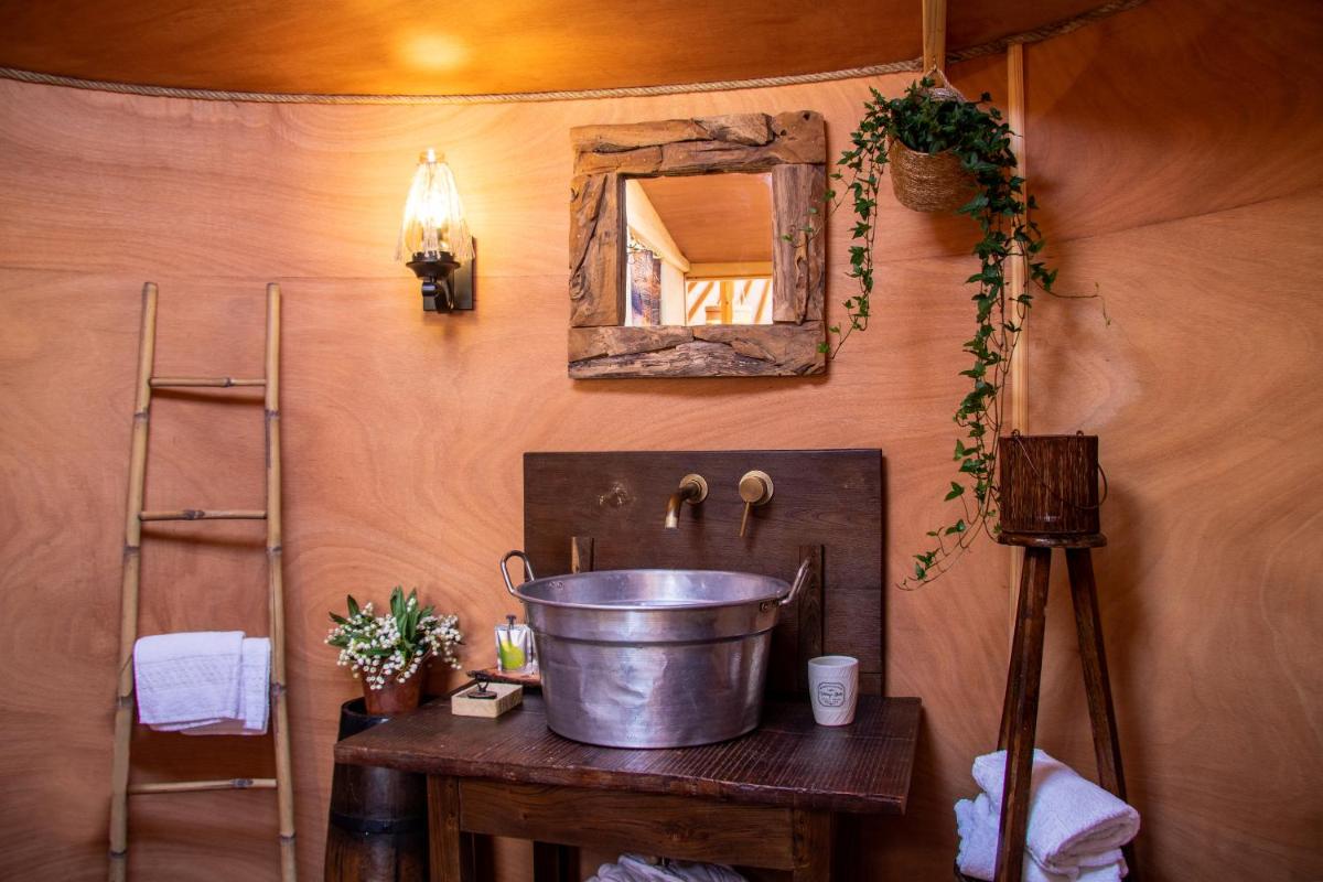 2 CUORI E 1 YURTA Glamping in Tuscany - Adults Only - Housity