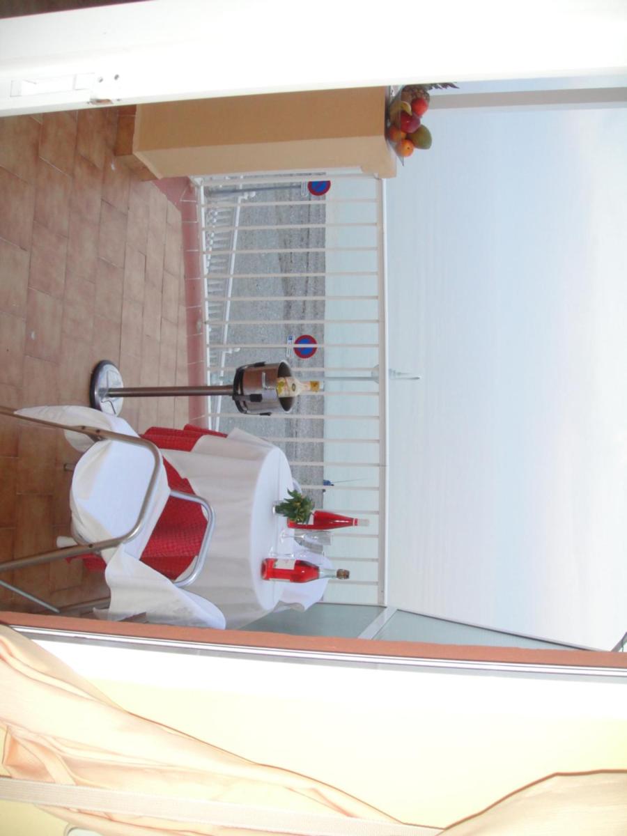 HOSTAL COSTA SOL - Housity