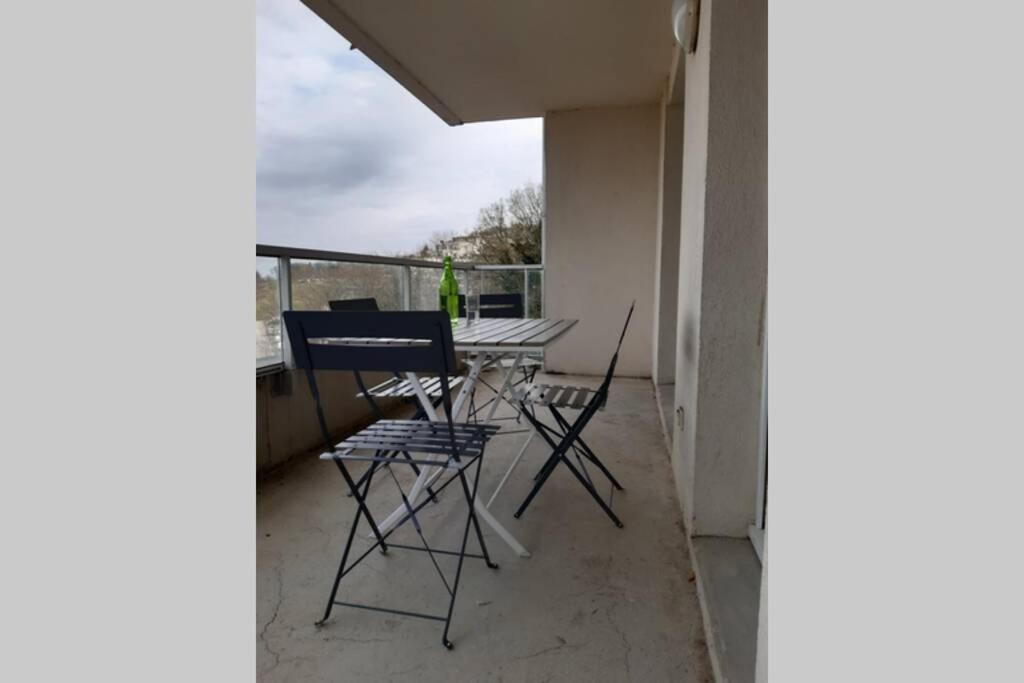 2 pièces avec Terrasse, Piscine, parking privatif - Housity