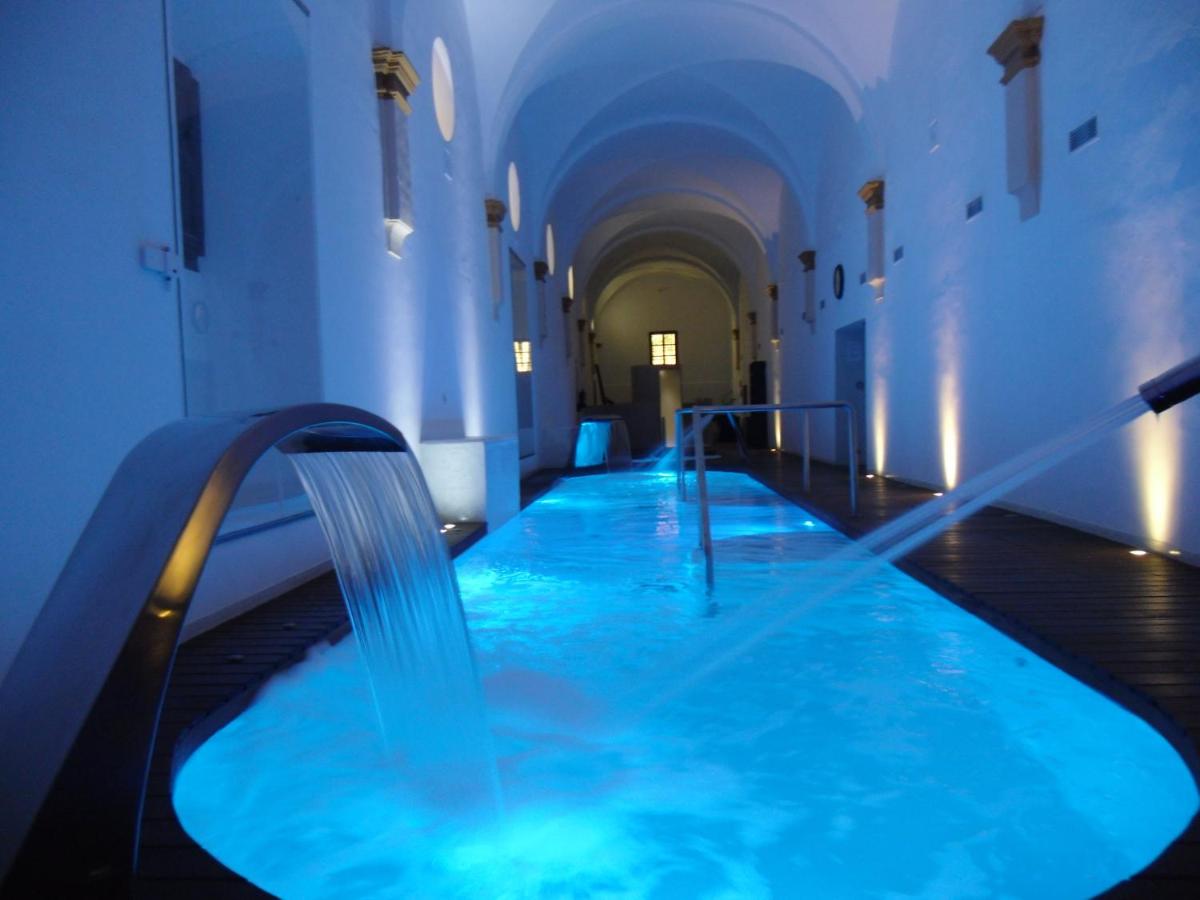 Piscina en o cerca de Monasterio De Piedra