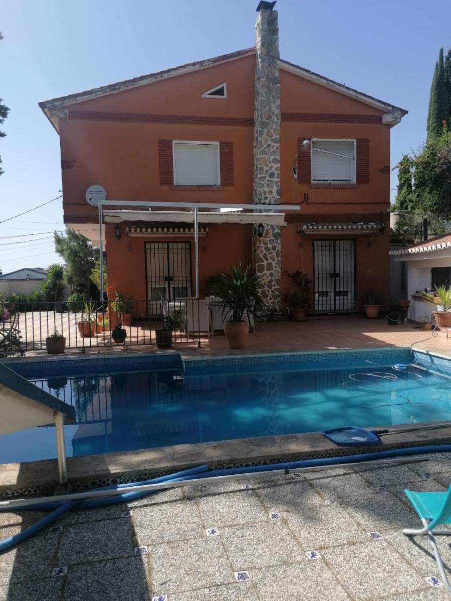 VIlla Huetor con piscina privada - Housity