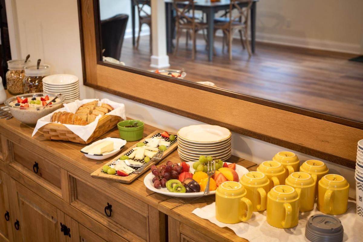 Arcady Mountain Motor Lodge - Housity
