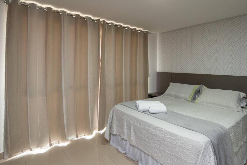 TH1603 - Studio lindo no 16 andar, localizado no Setor Bueno - WIfi- Garagem - Mobiliado - Housity