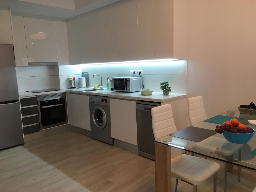 Pinada Beach IV - Housity