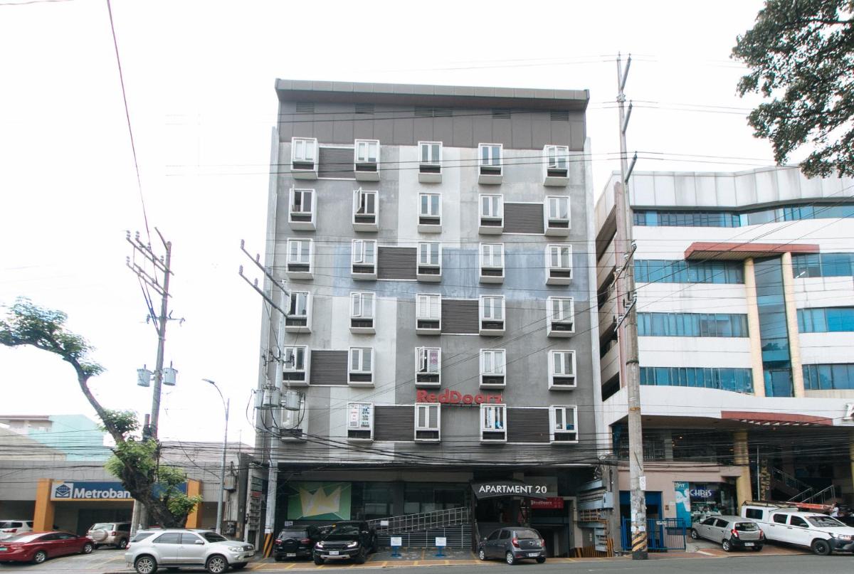 RedDoorz Plus @ Kamuning Quezon City - Housity