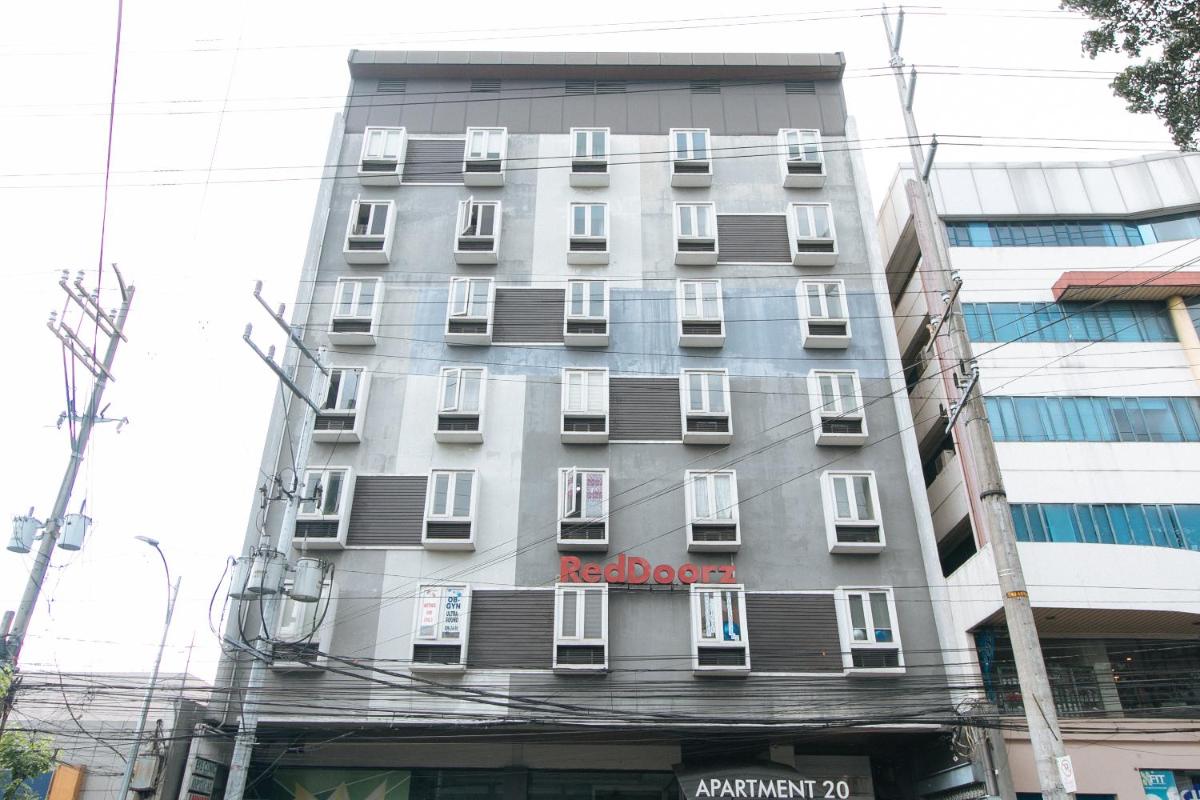 RedDoorz Plus @ Kamuning Quezon City - Housity