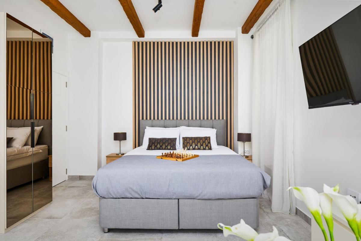 Old Town Casa Dameo Apartments - Housity