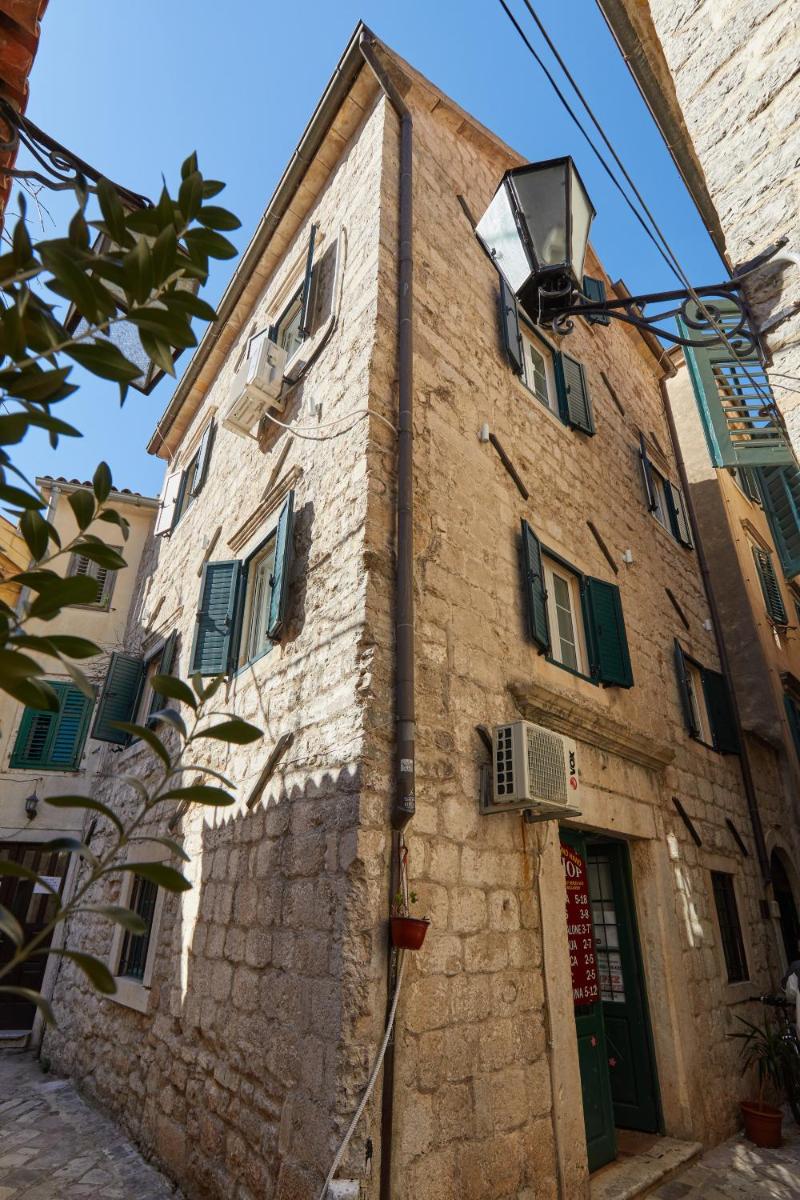 Old Town Casa Dameo Apartments - Housity