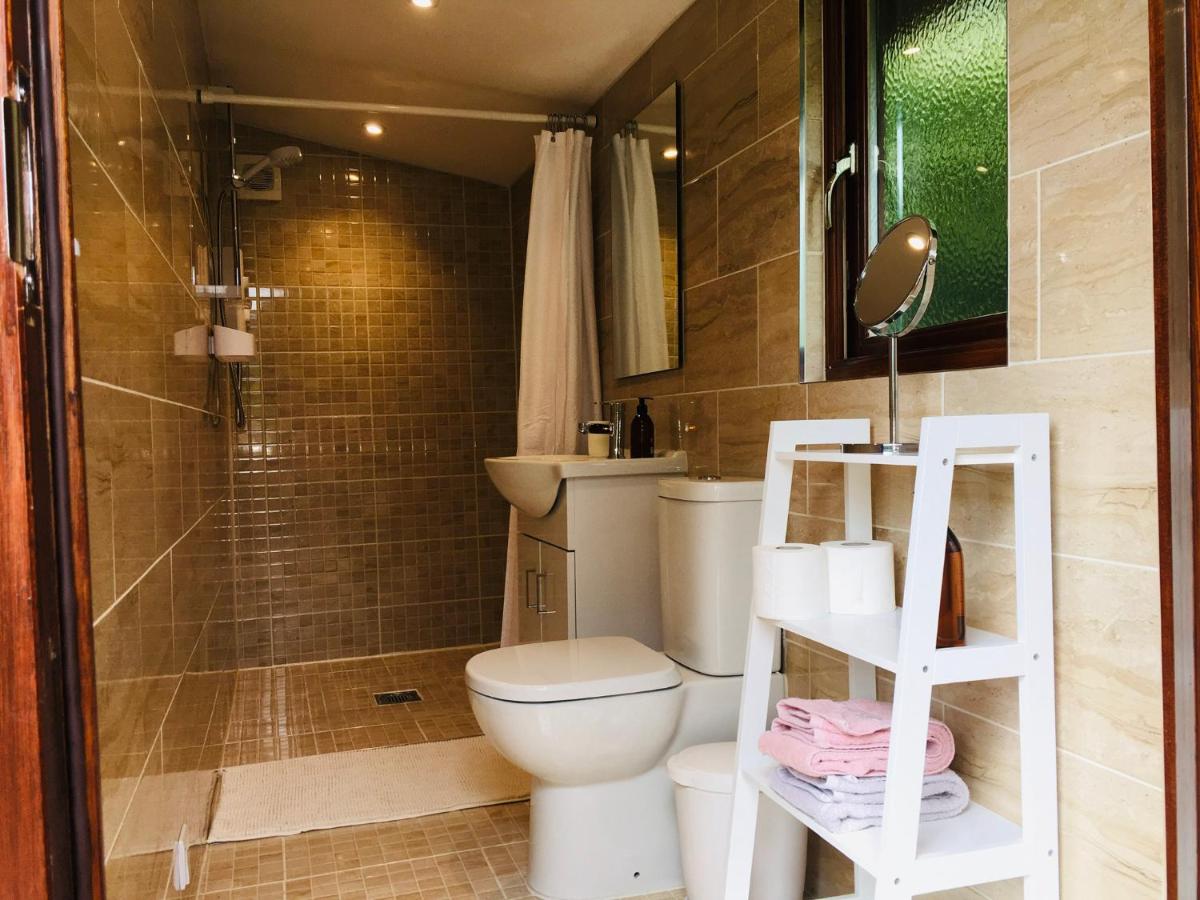 The Cider Shed Bed and Breakfast - Housity
