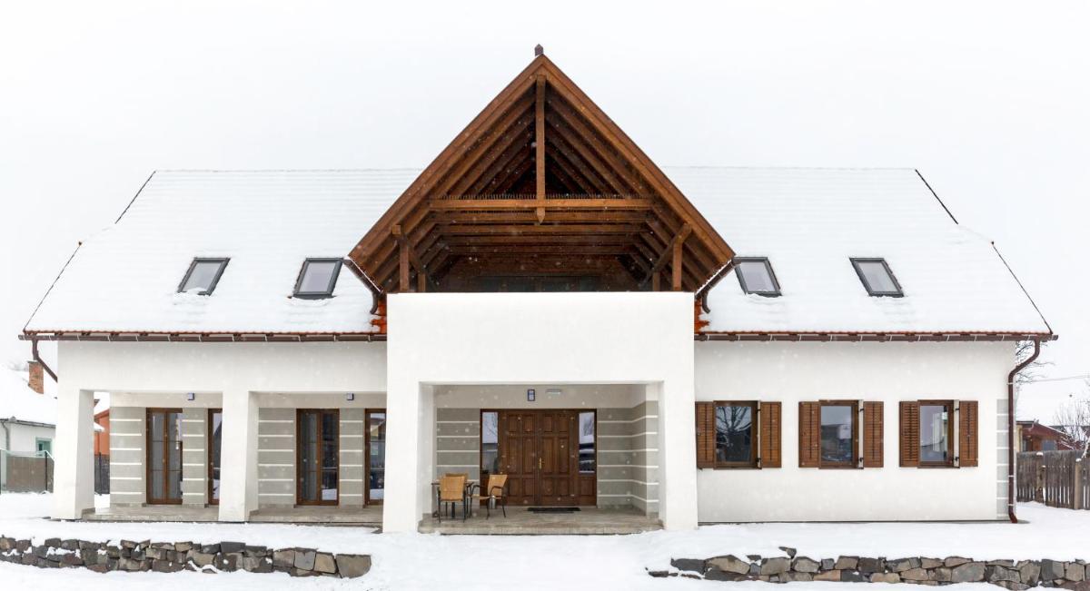 Csató Panzió - Pensiunea Csató - Housity
